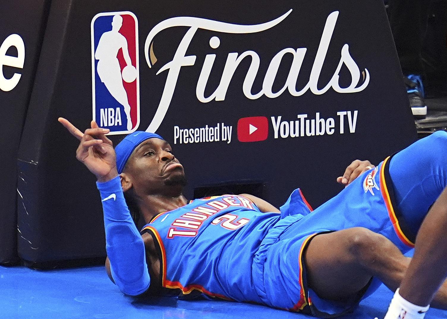 你认为能被称为超巨的标准是什么？