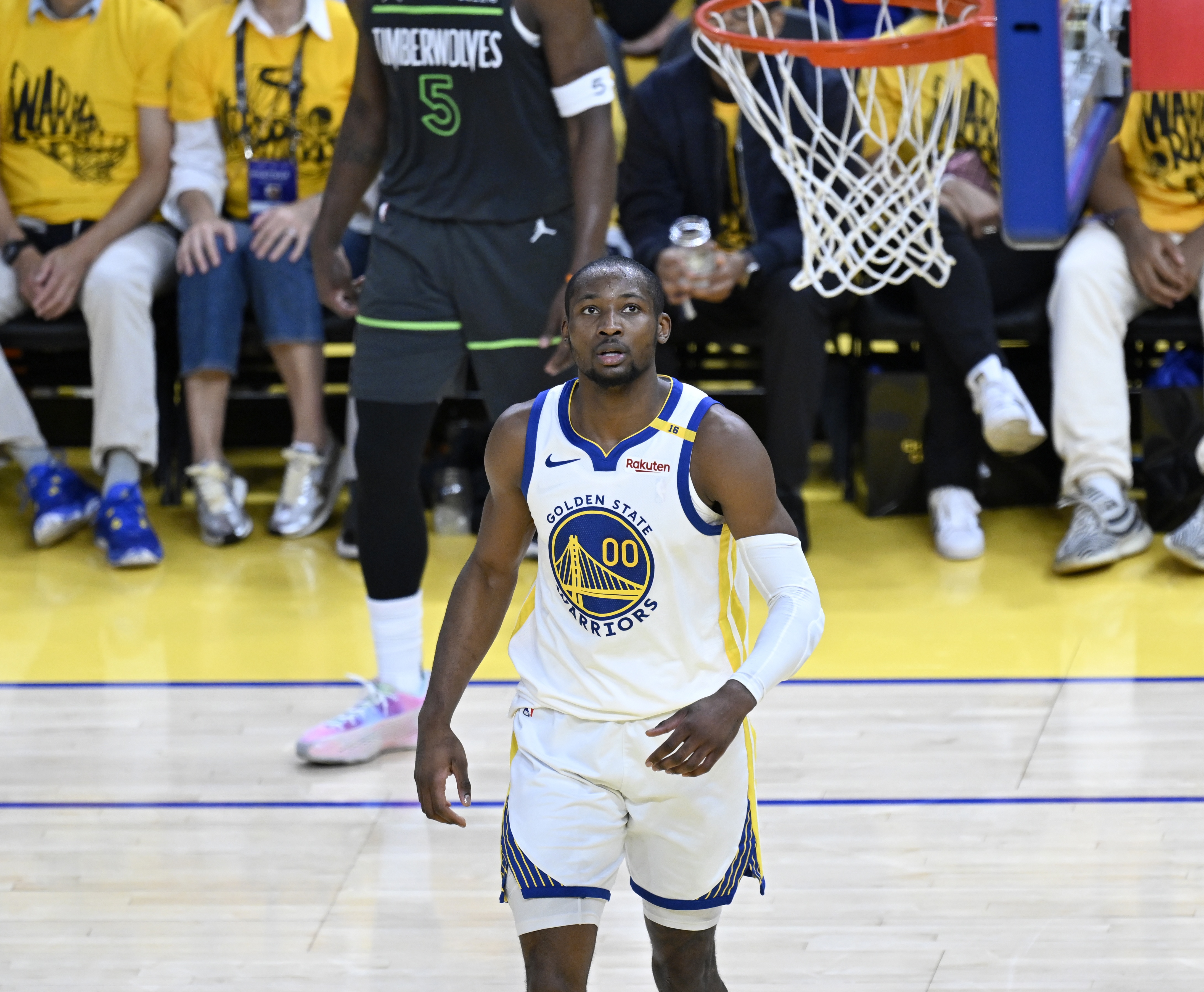 名记：鹈鹕也有意库明加 另外三支追求者是国王&amp;热火&amp;公牛