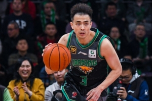 bob半岛体育平台-媒体人：CBA今夏合同到期球员为137人 赵继伟、吴前、王哲林在列