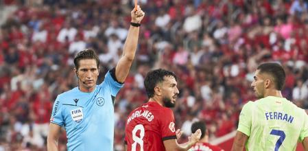 bob半岛体育官方网站-世体：因费兰争议进球事件，穆内拉未被安排执法第3轮西甲