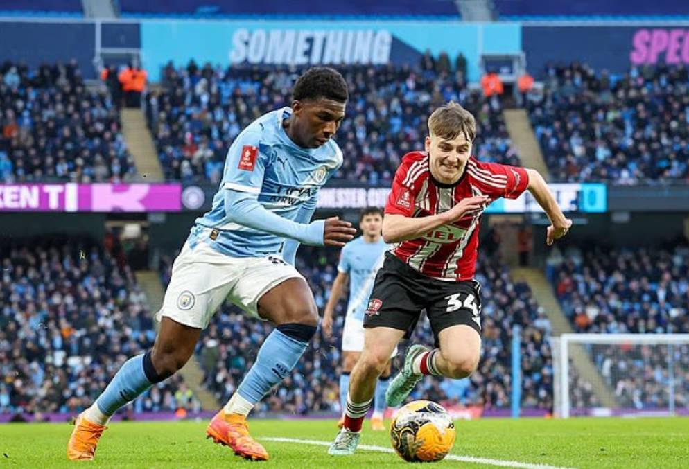 bob半岛体育官网-邮报：上周足总杯前，曼联将卡灵顿开放给埃克塞特城使用